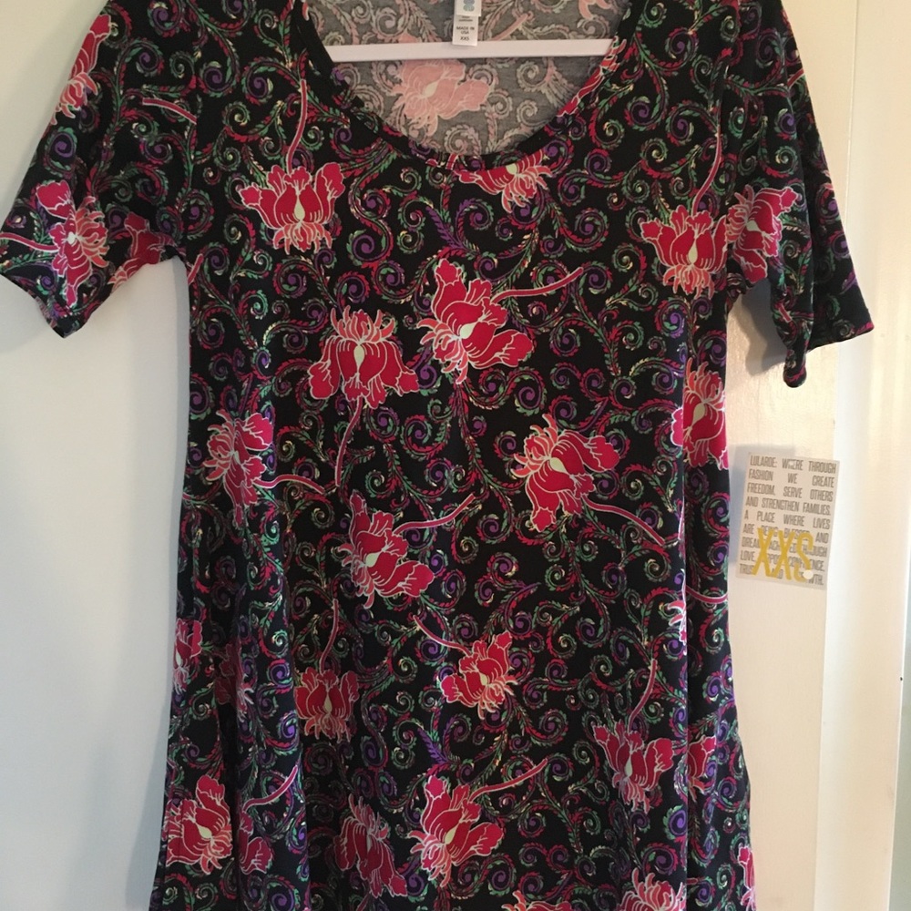 NWT - Lularoe Perfect Tee, XXS